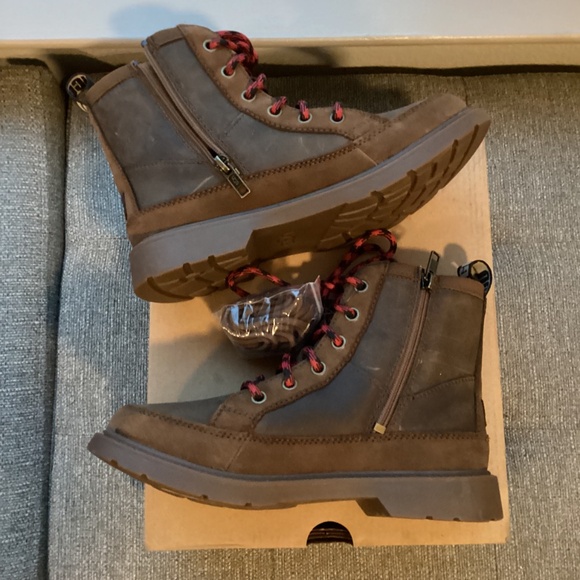 UGG® Kids' Robley Waterproof Boot (Big Kid), size 4 - Picture 12 of 13